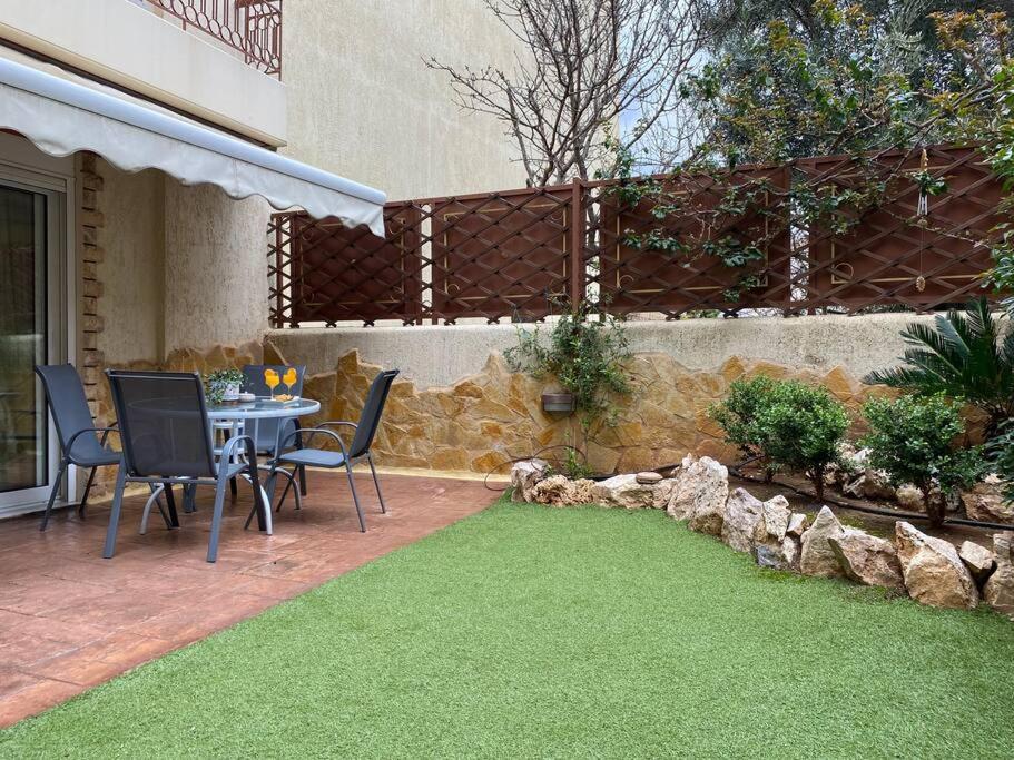 Apartamento Pool Garden House Near The Sea Vári Exterior foto